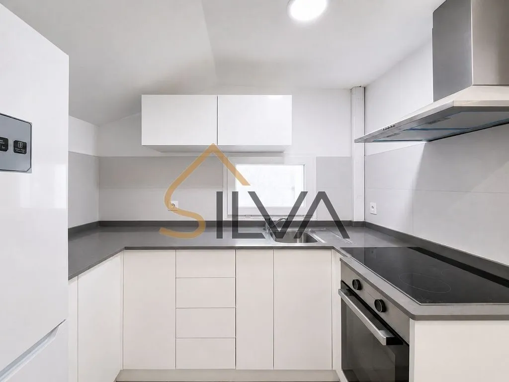Cucina - Fully Renovated Loft with Balcony in Lugo