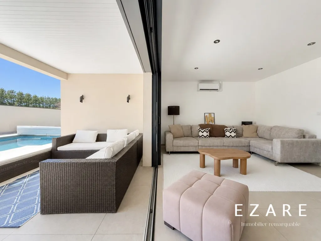 Elutuba - Contemporary Flat-Plan House with Pool near Dijon