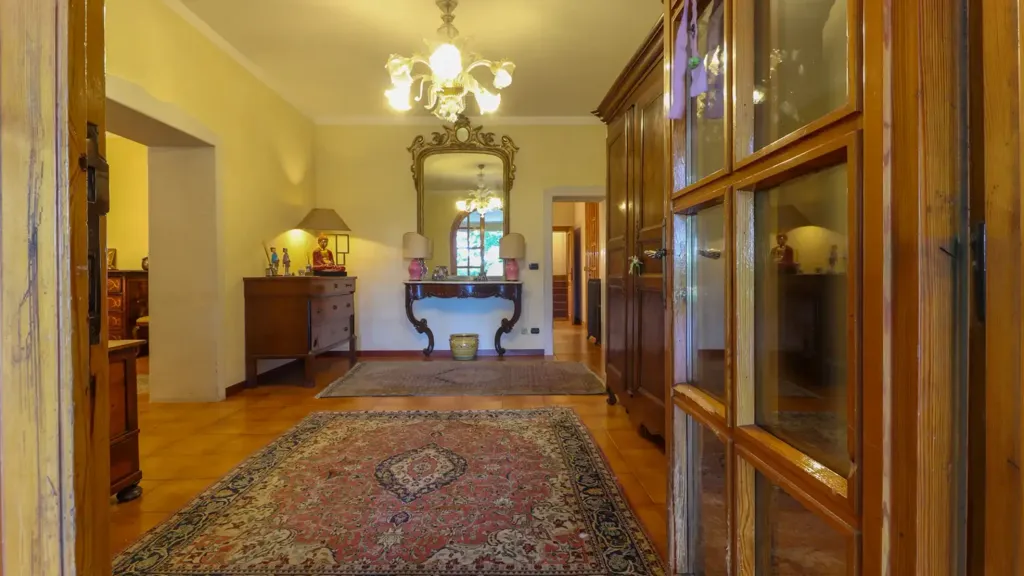 hallway_entrance