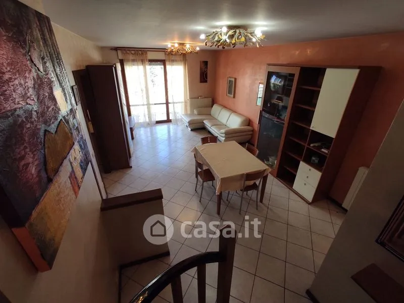 Salle à manger - Two-Level Apartment with Balcony in Bergamo