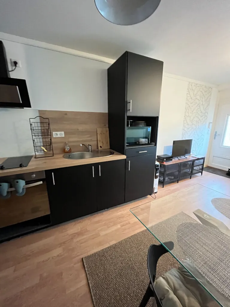 Köök - Furnished House with Garden in Bonnemain