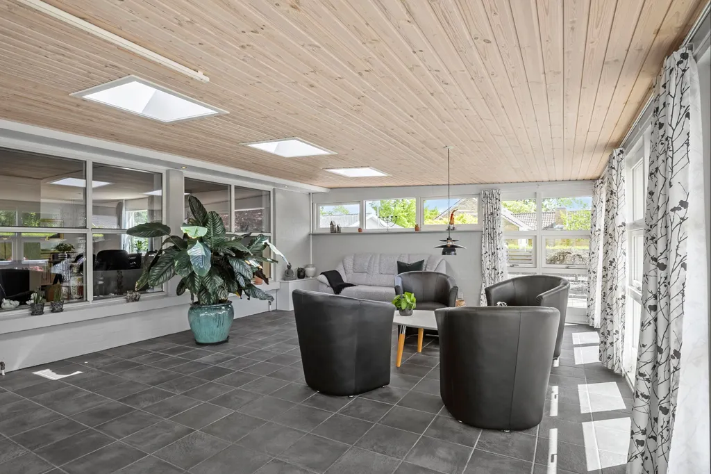 Terrazza - Villa with Attractive Location in Skovhaven