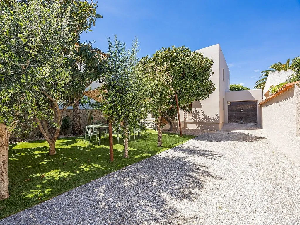Außenansicht - Contemporary Villa with Private Mooring in Empuriabrava
