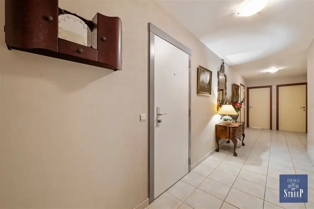 hallway_entrance