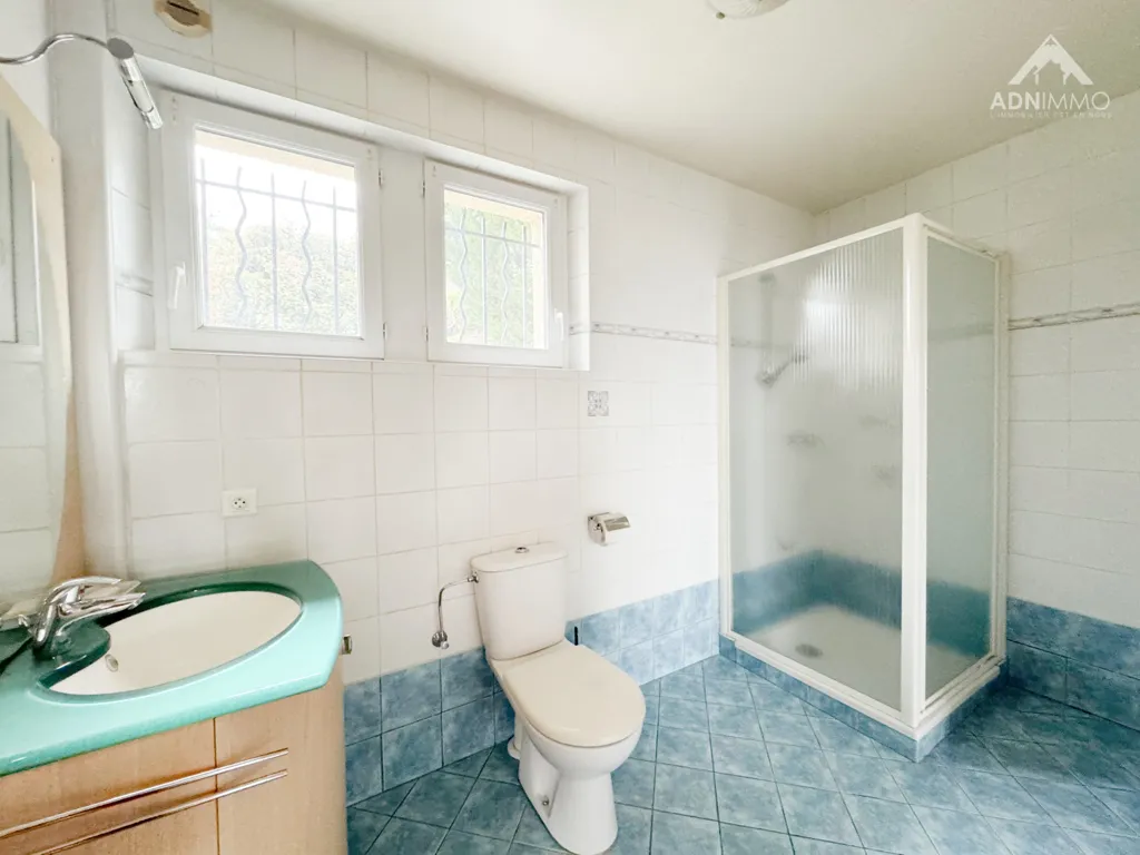 Salles de bain - Maison individuelle avec terrasse sud à Pougny