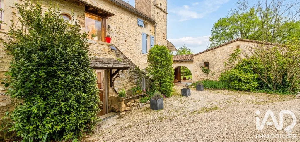 Jardin - Propriété Historique avec Vue Campagne à Léobard