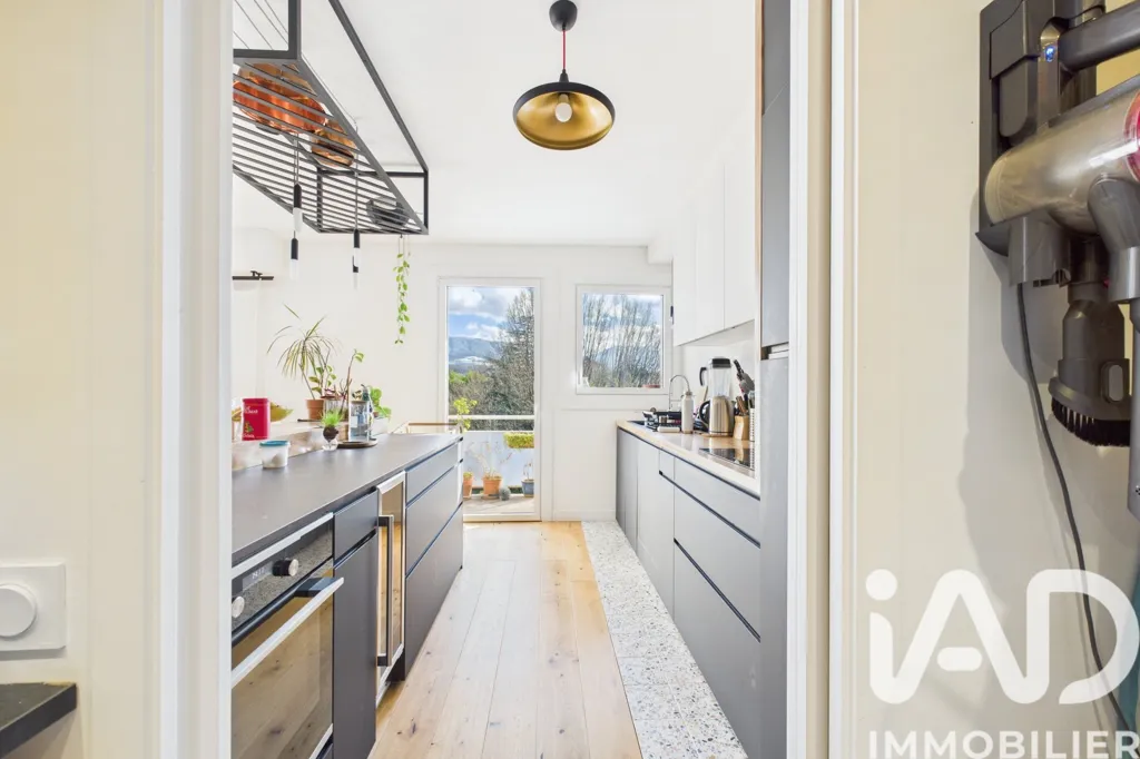 Köök - Renovated Apartment with Balcony in Thonon Ouest