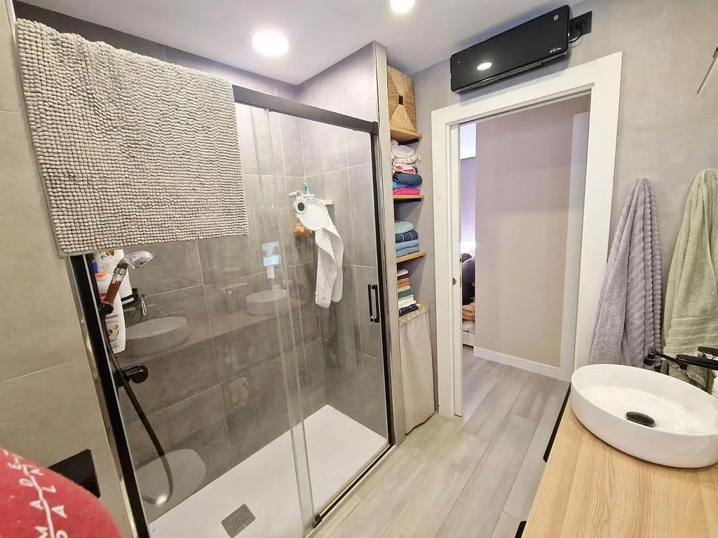 Salles de bain - Apartment with A/C and Views in Palmilla, Málaga