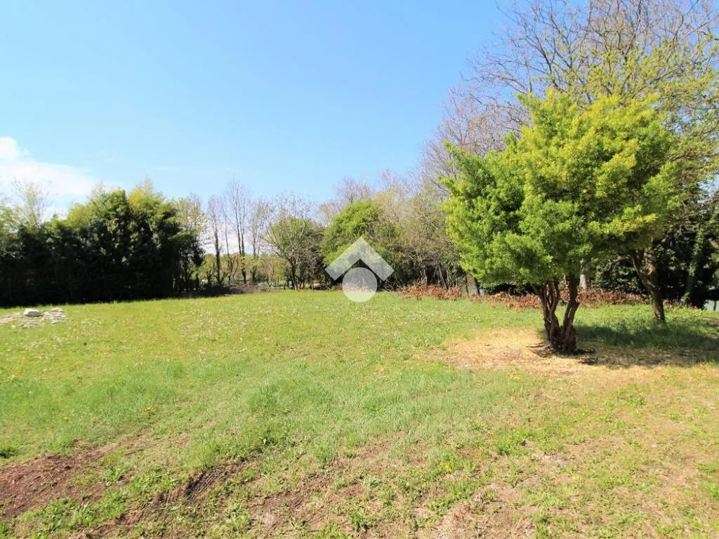 Aed - Renovated Villa with River View in Silea