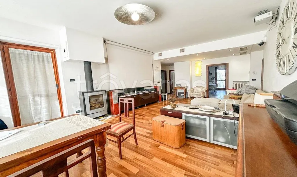 Séjour - Rearranged Apartment with Balcony in Santena