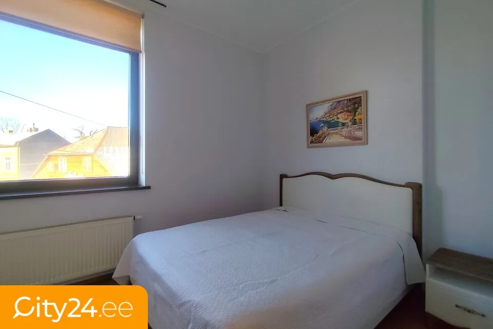 Magamistoad - Spacious Apartment with High Ceilings in Riga Centre