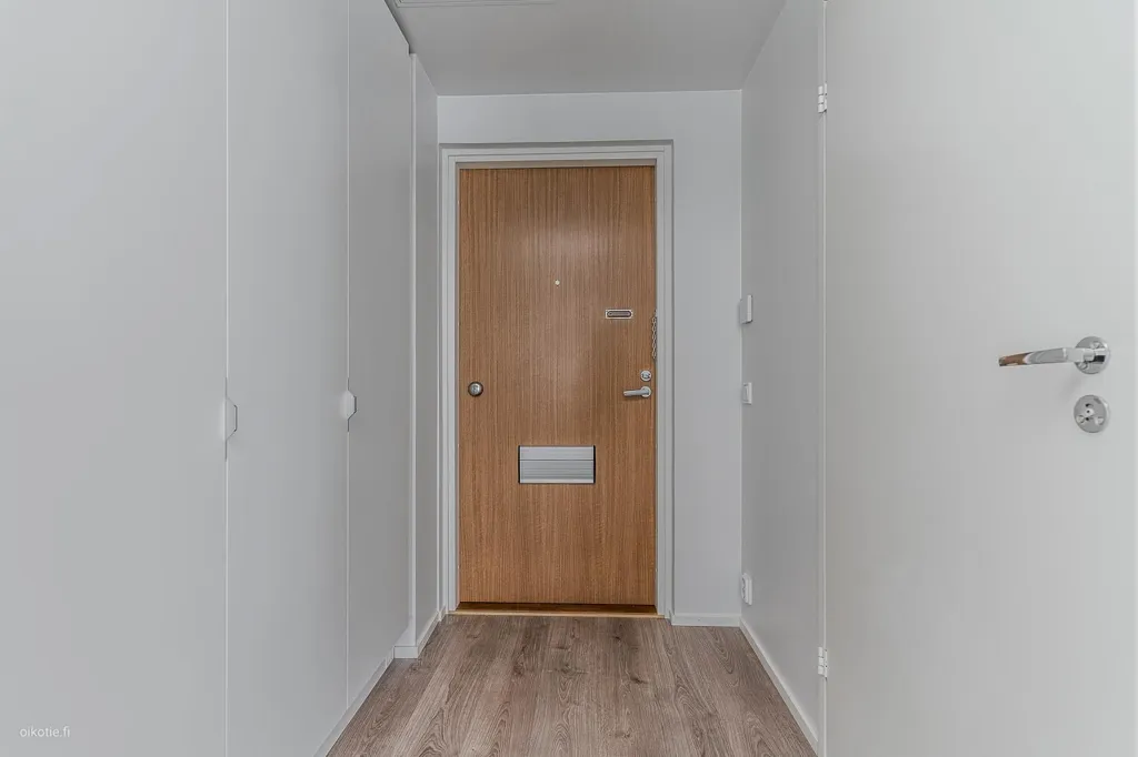 Entrée - Modern Apartment with Balcony in Iso-Heikkilä, Turku