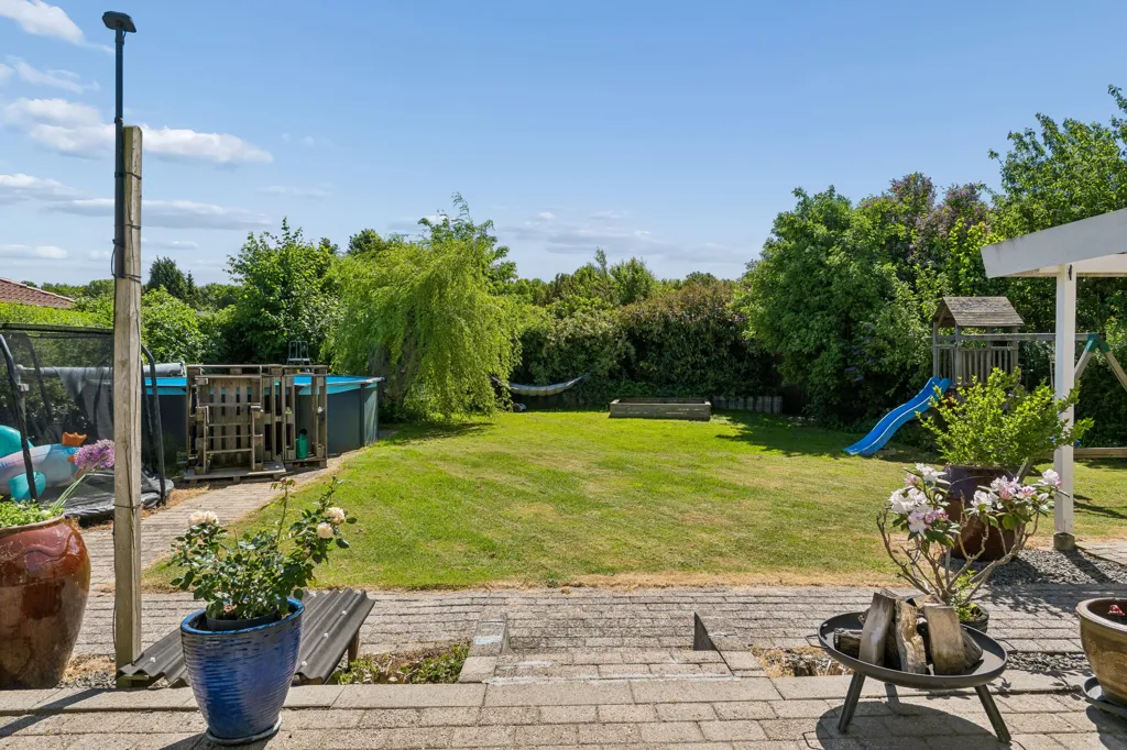 Jardin - Villa with South-Facing Garden in Odense