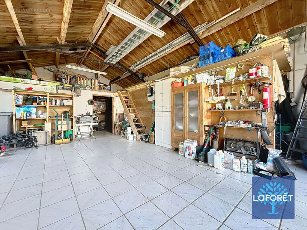 Lavanderia - House with Pool and Workshop near Nesmy