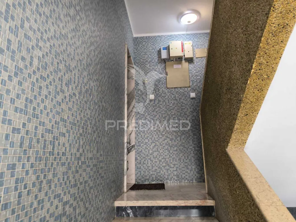 Hallway - Converted T2 Apartment with Varandas in Sacavém Centre