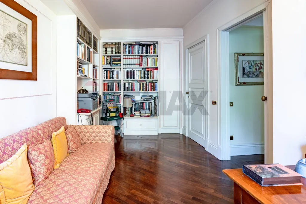 Elutuba - Bifamiliar Villa with Terrace in Lesmo Green