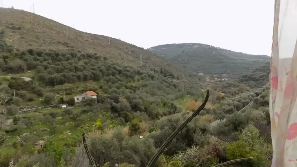 Jardin - Rustic Cottage for Renovation in Imperia