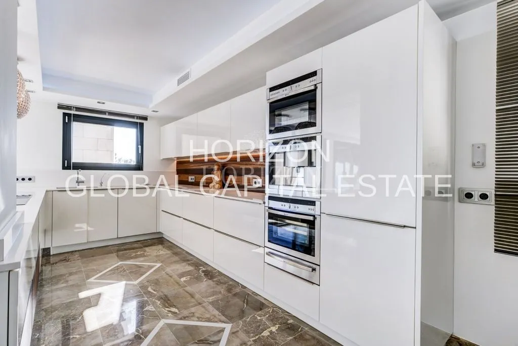 Köök - Luxury Villa with Sea View in Bendinat
