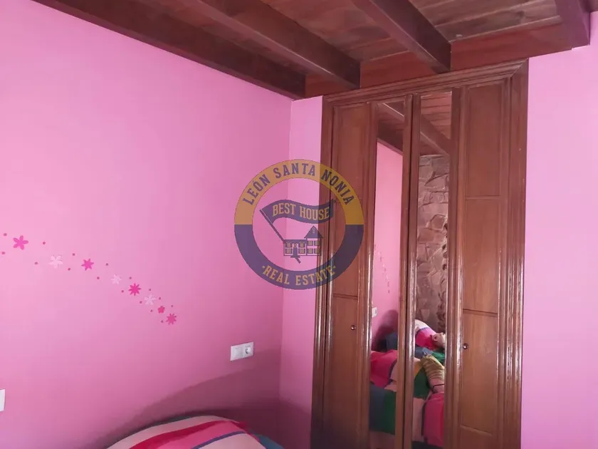 Chambres - Restored Chalet with Rustic Charm in León