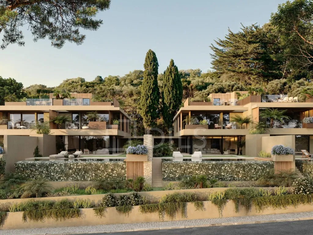 Contemporary Villa with Pool in Estoril