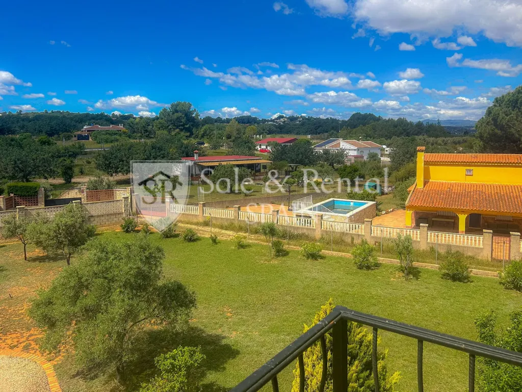 Piscina - Chalet with Pool and Terrace in Montserrat