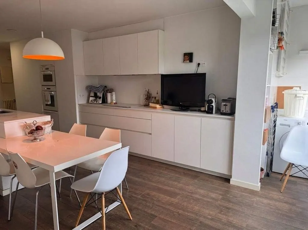 Kitchen - Luxury Flat with Pool on Arroyofresno Street, Madrid