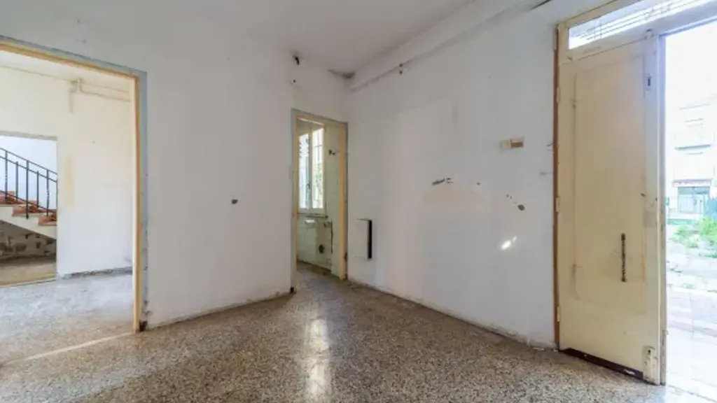 Pièces - Terraced House with Potential for B&B in Parma
