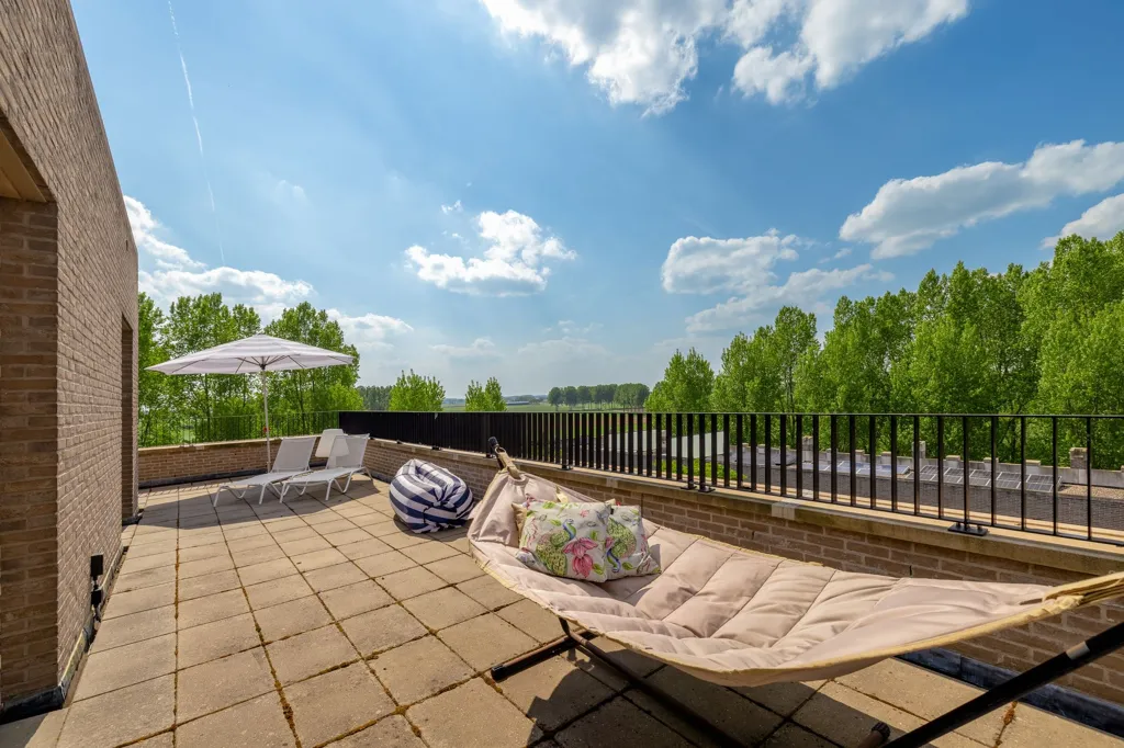 Terrass - Luxury Penthouse with Castle View in Beeckendael
