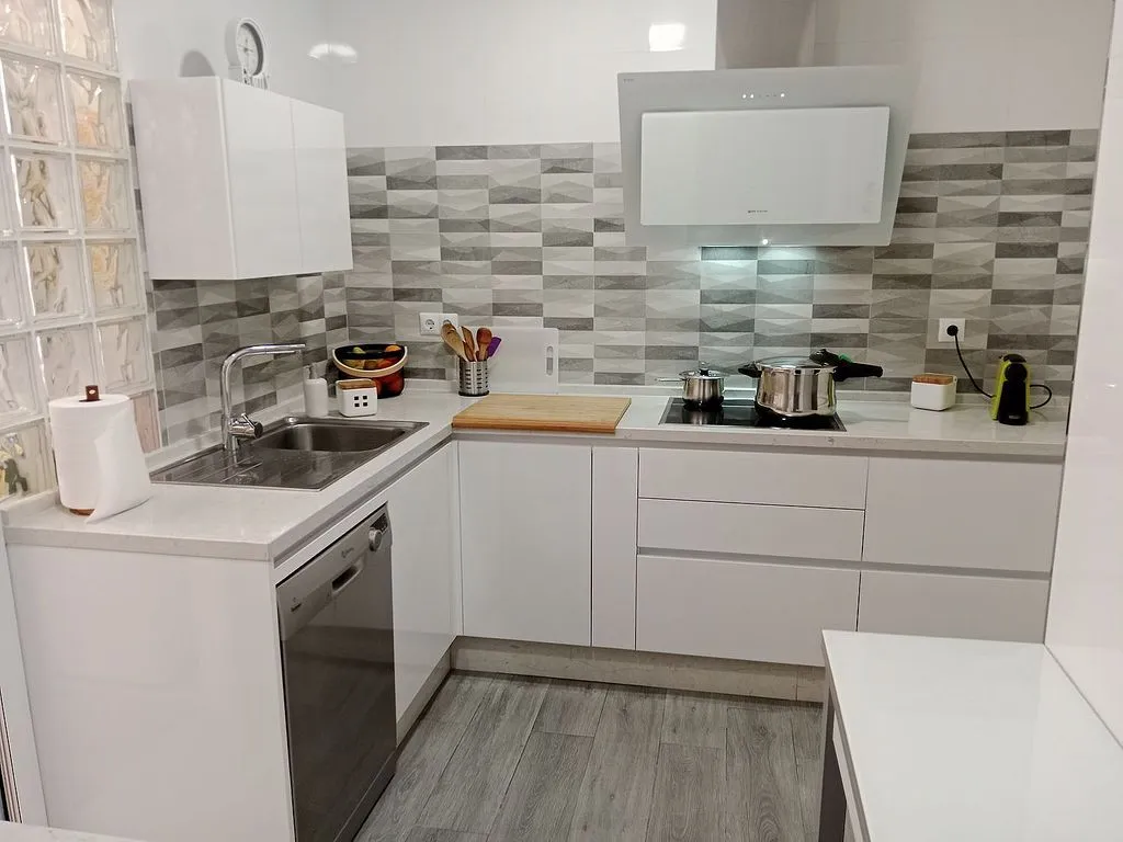 Cuisine - Apartment with Terrace in Isla Chica