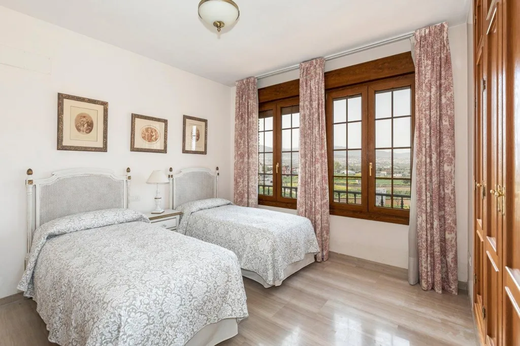 Magamistoad - Versatile Villa with Private Pool in Huétor Vega