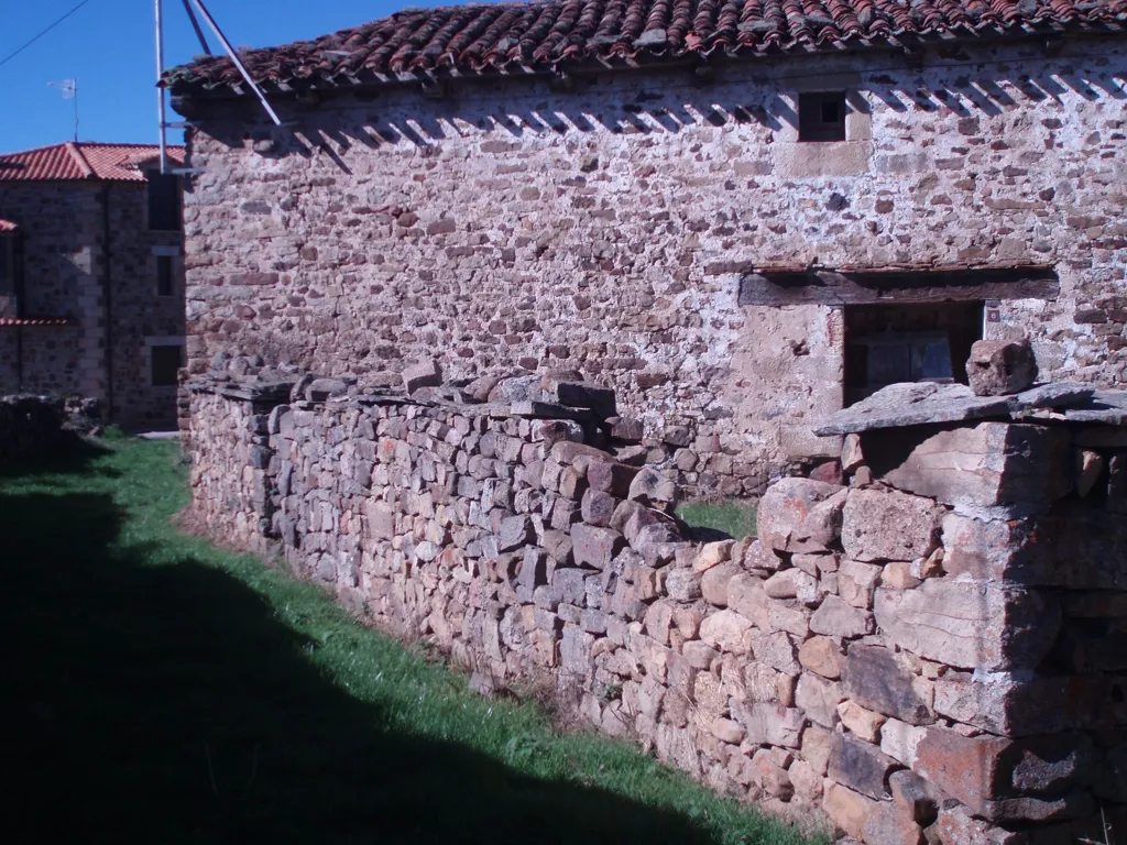 Extérieur - Two-Storey Chalet with Patio in Molino de Razón