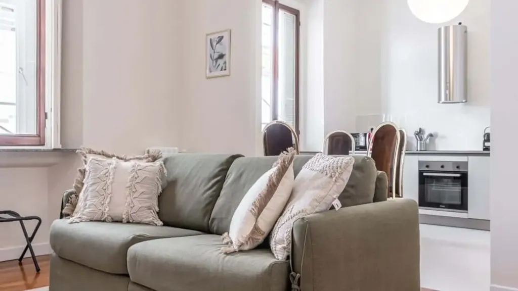 Living Room - Fully Furnished Studio in Milan