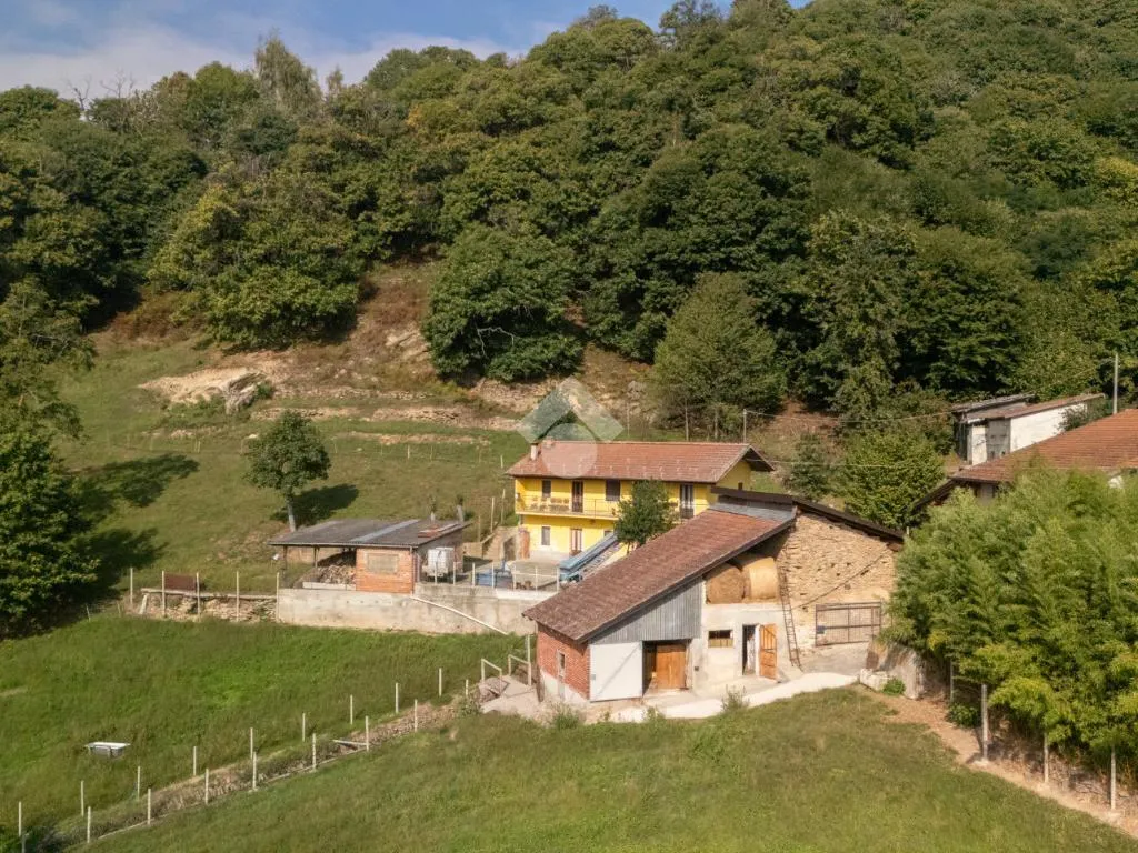 Õhuvaade - Independent House with Panoramic View in Rifreddo