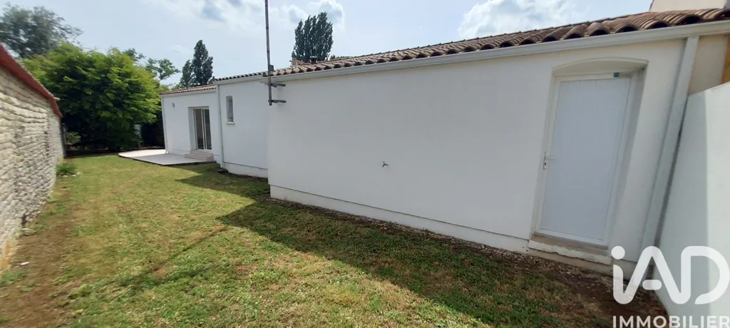 Jardin - Maison de Plain-pied avec Terrasse à Périgny