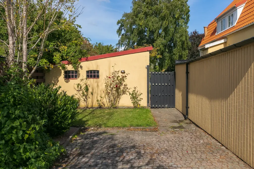 Välivaade - 1920s Villa with Pool in Skåne