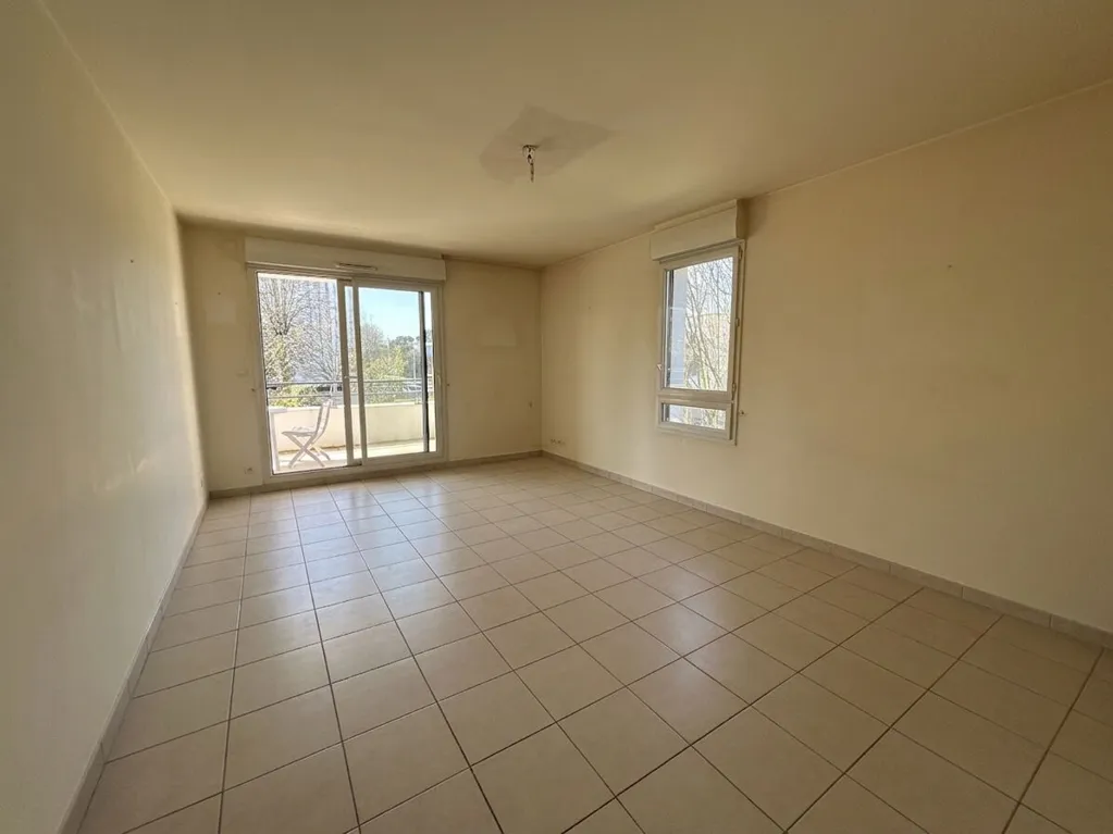 Pièces - Appartement avec Balcon dans Résidence Sécurisée à Saint-Nazaire