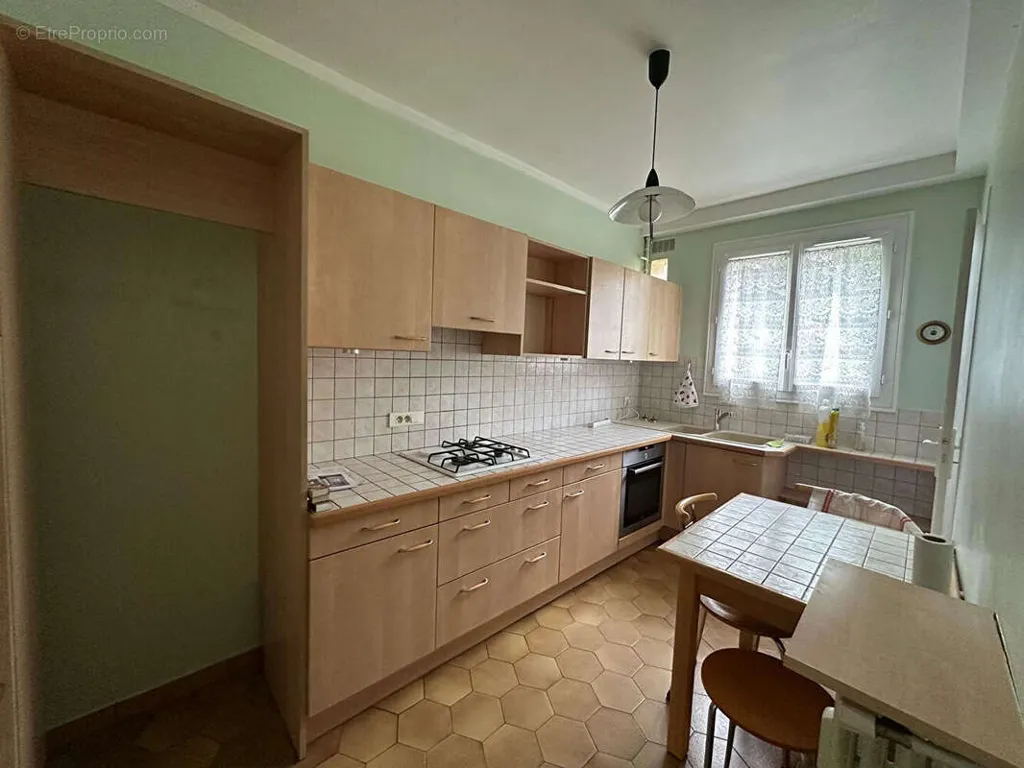 Köök - 4-Piece Apartment near Noisy-le-Sec Station