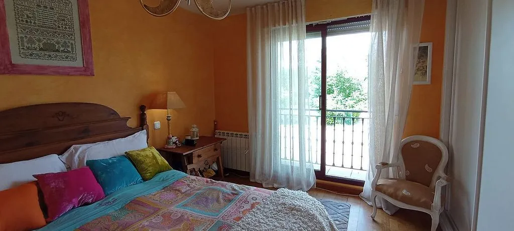 Bedrooms - Chalet with Pool and Terrace in Simancas