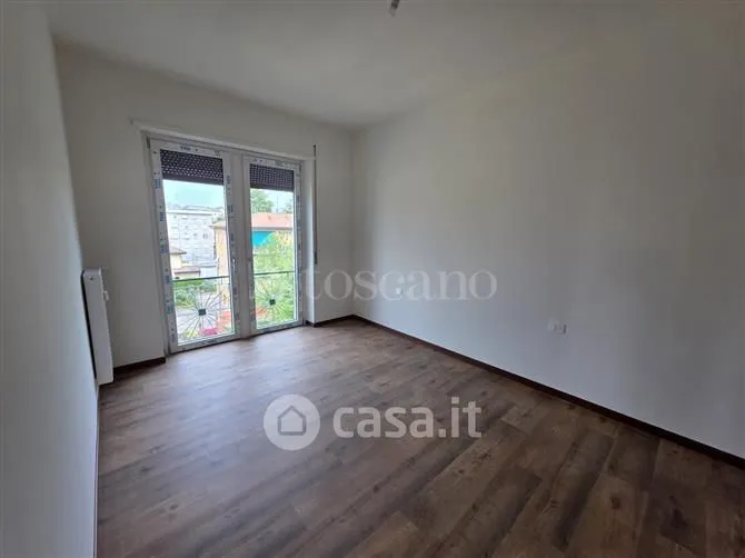 Pièces - Rented Apartment with Balcony in Como