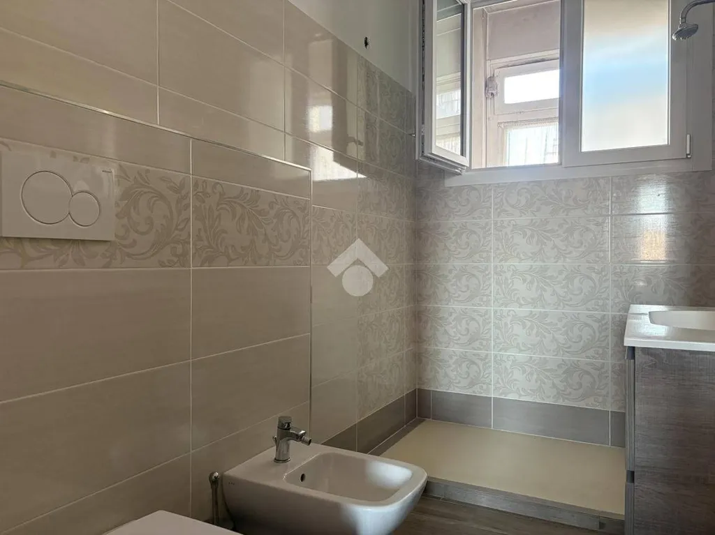 Vannitoad - 4-Room Apartment with Balcony in Ferrara