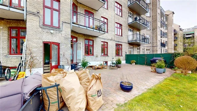 Aed - Spacious Apartment with Courtyard in Frederiksberg C