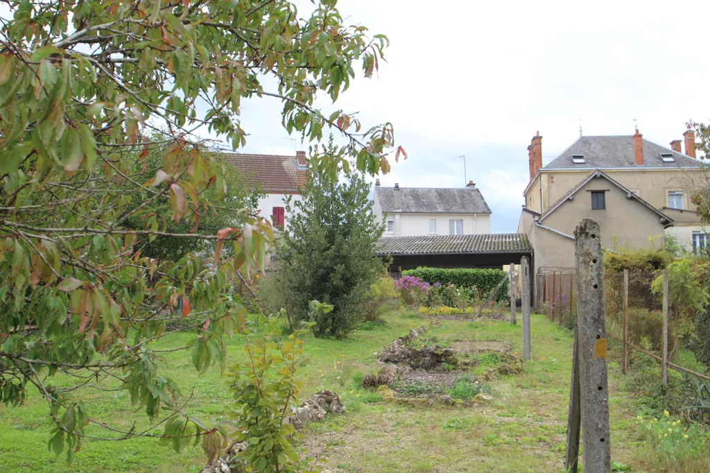 Jardin - Maison de Ville avec Jardin à Bourbon-Lancy