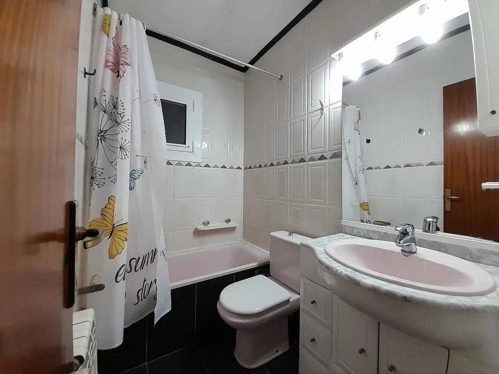Salles de bain - Apartment with Balcony in Canet de Mar