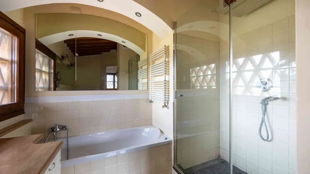 Bathrooms - Rustic Complex with Garden in Montespertoli