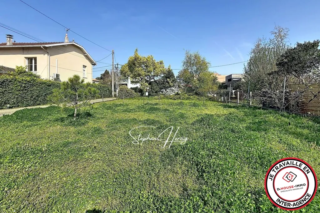 Aed - Constructible Plot with Garden Access in Bordeaux