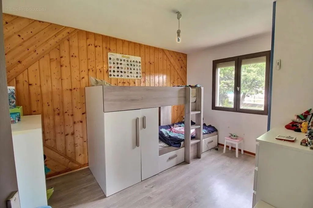 Chambres - Maison de Plain Pieds avec Piscine à St Marcellin