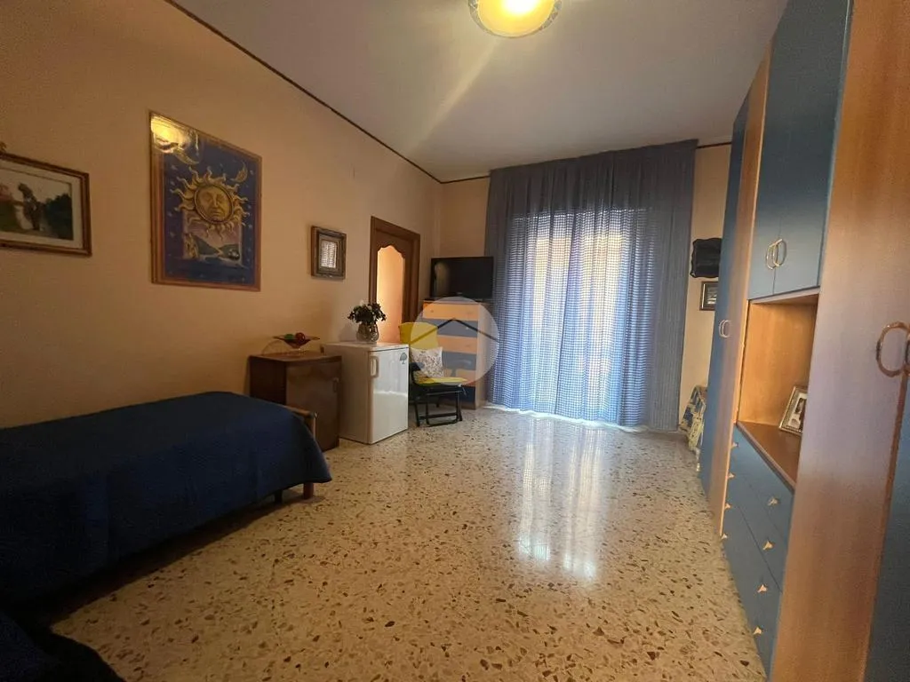 Chambres - 1970s Apartment with Balcony in Palermo