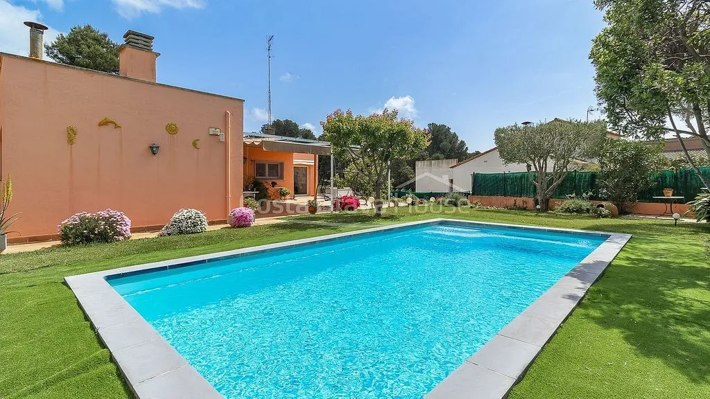 Bassein - Chalet with Pool and Terrace in Puig Ses Forques