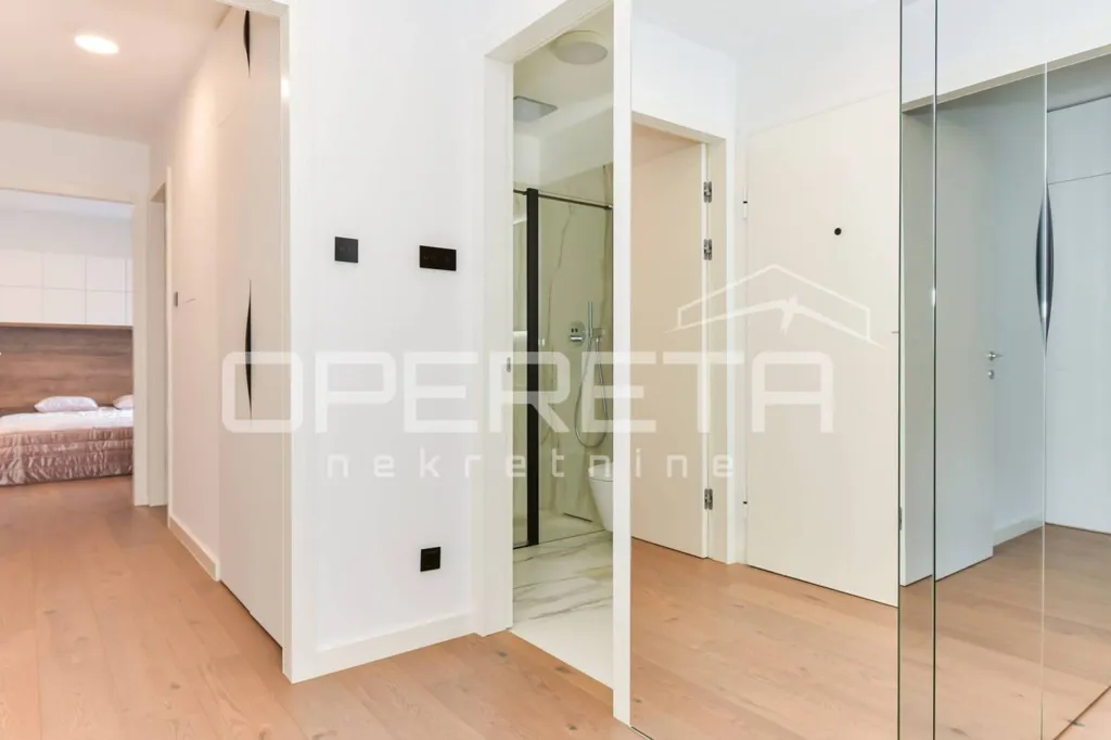 Entrée - Luxury Apartment with Cathedral View in Zagreb
