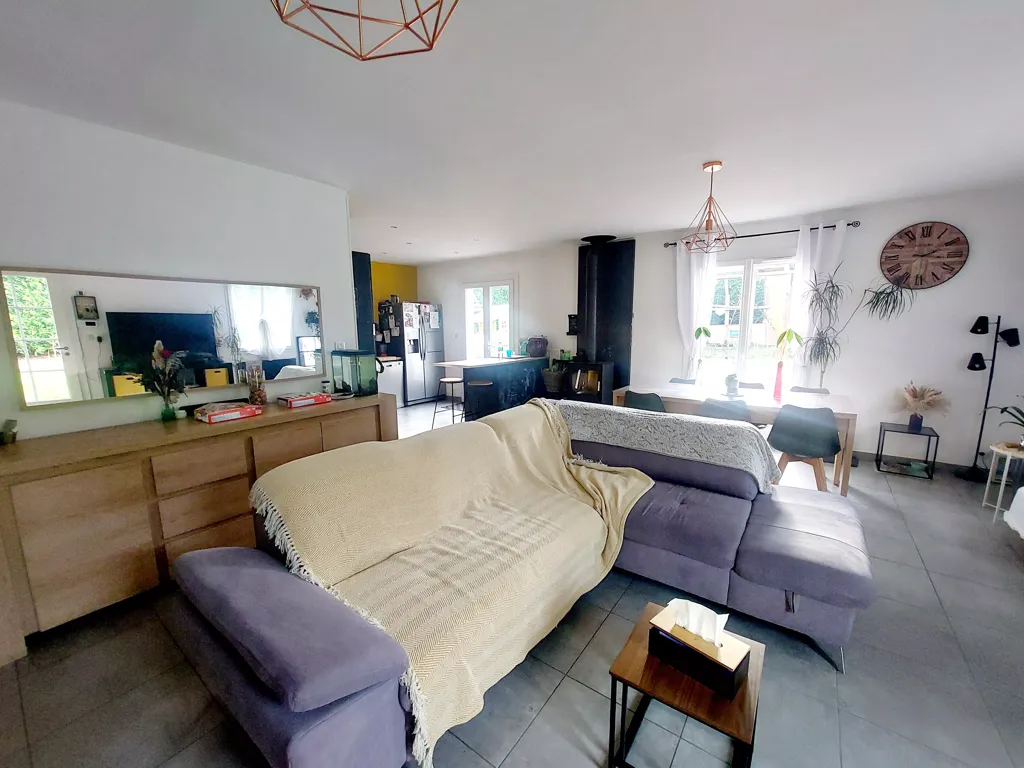 Séjour - Maison Plain Pied avec Jardin à Champdieu